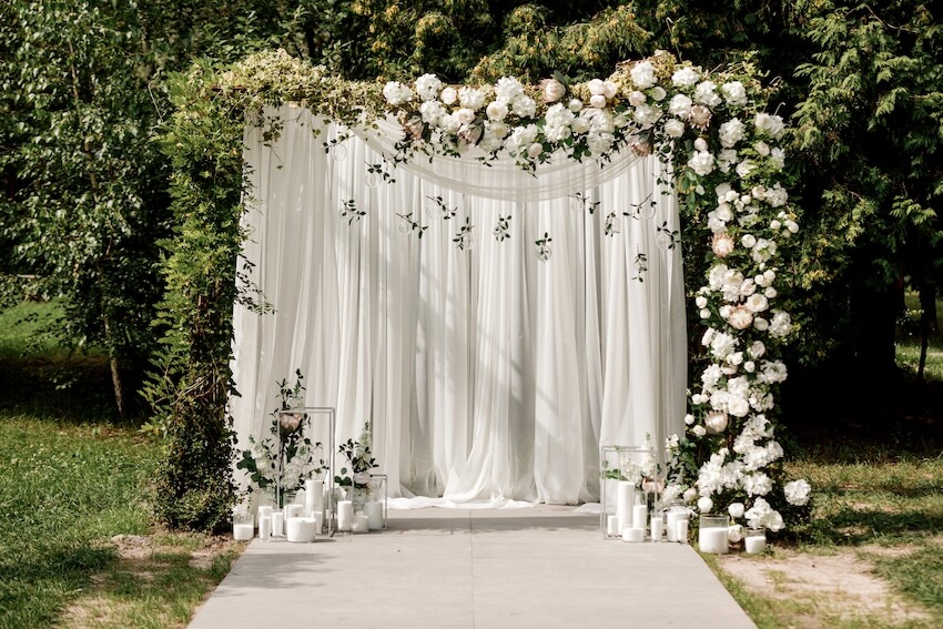 A Wedding Decor Checklist & Guide to Styling Your Wedding